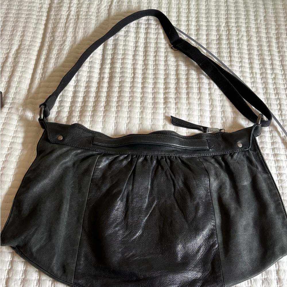 SPLENDID softest lambskin Elegant Black Leather Shoulder Bag